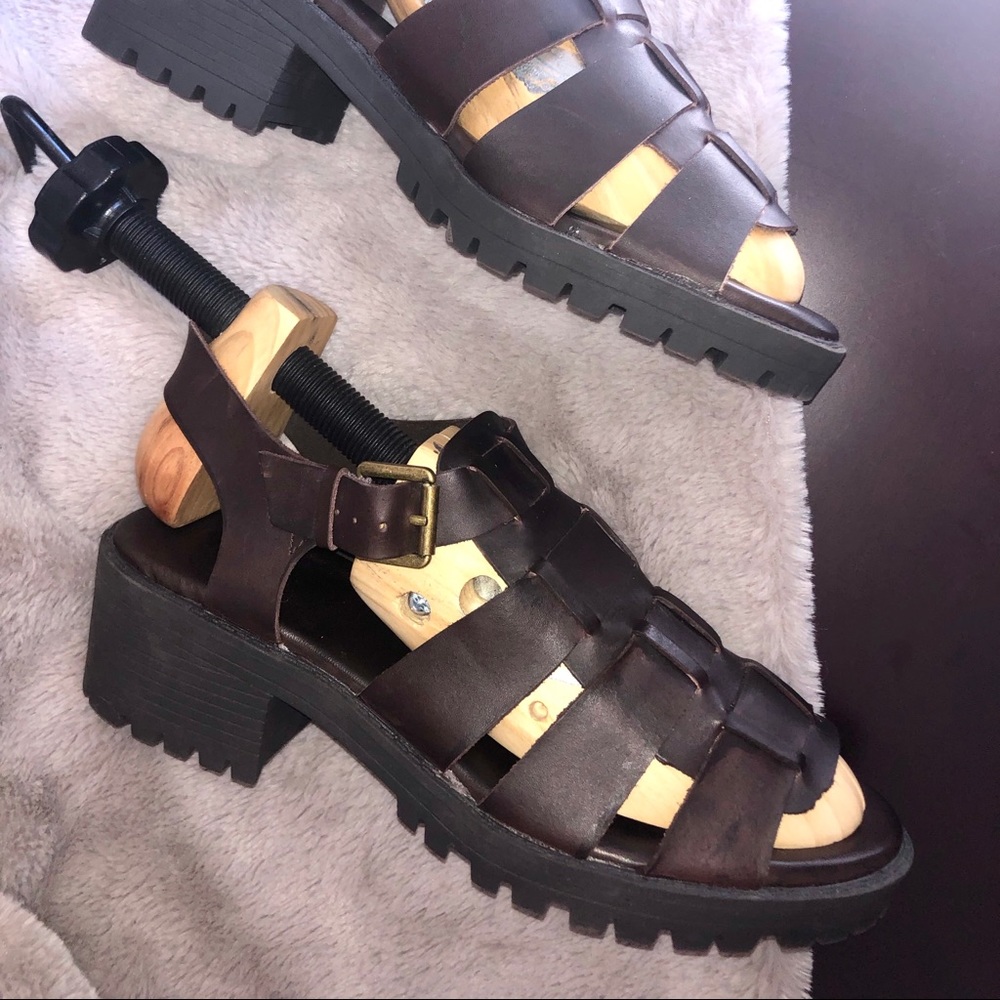 MIA Fisherman Sandals - Vintage 90’s style